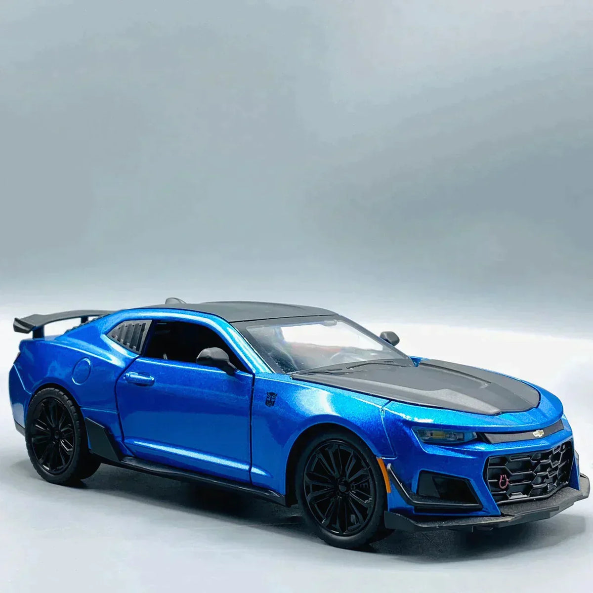 Diecast Chevrolet Camaro With Light 1:24 Scale
